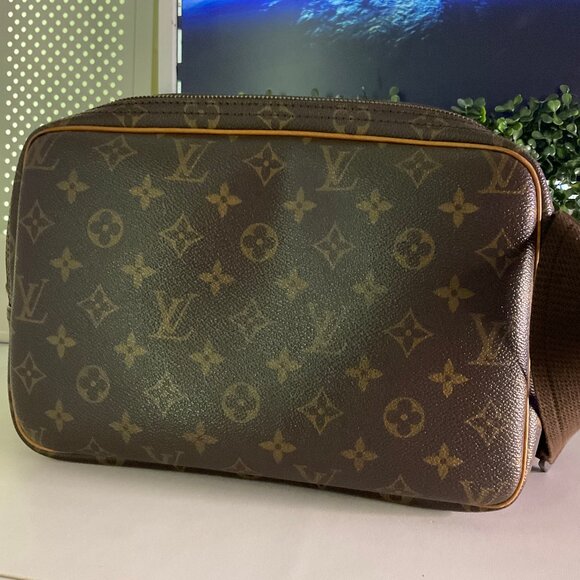 Louis Vuitton Reporter PM Monogram Crossbody Bag - Picture 3 of 9